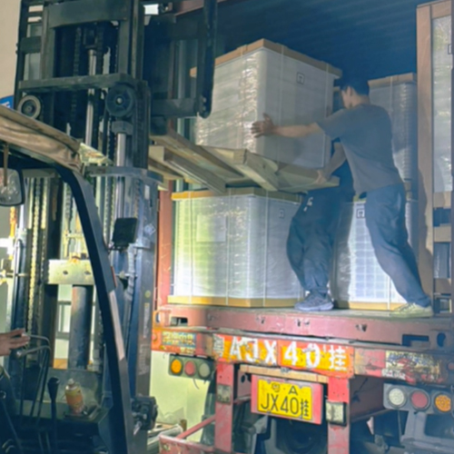 Naliehavá zásielka, búrka alebo lesk