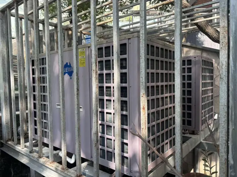 Projekt architektonického bazéna Blueway: 3. fáza, Yunding Cuifeng, štvrť Futian, Shenzhen